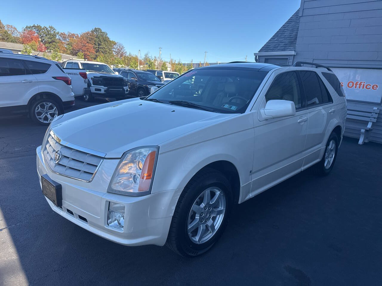 Used 2008 Cadillac SRX AWD w/ Utility Package image 3