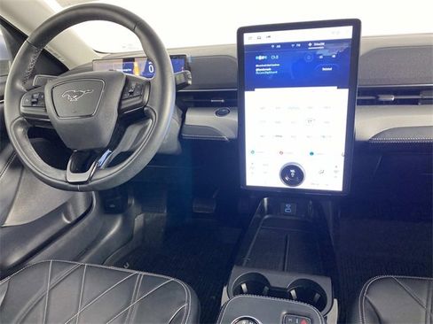 Used 2022 Ford Mustang Mach-E Select image 13