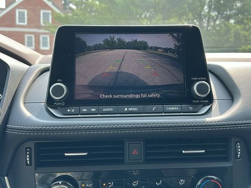 Certified 2023 Nissan Rogue S image 18