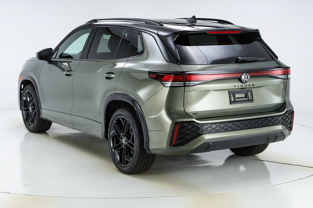 New 2026 Volkswagen Tiguan SE R-Line FWD image 7