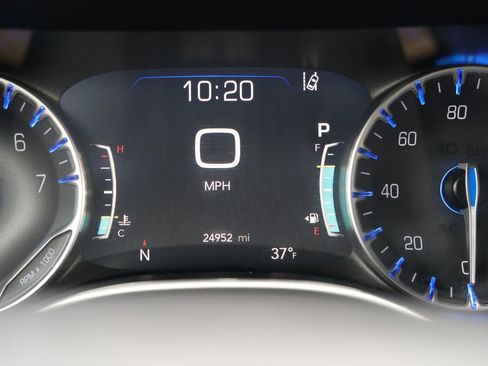 Used 2025 Chrysler Pacifica Select image 4