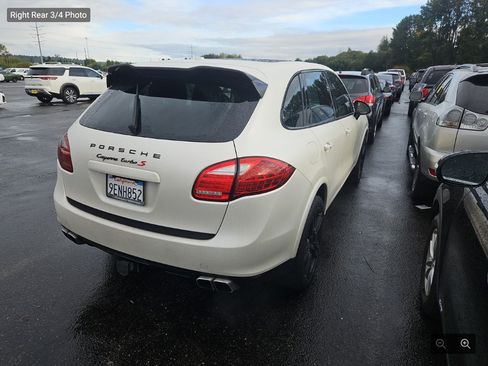 Used 2014 Porsche Cayenne Turbo S AWD/4WD image 4