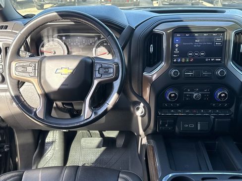 Used 2022 Chevrolet Silverado 1500 High Country w/ Technology Package image 7