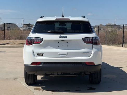 Used 2022 Jeep Compass Latitude image 8