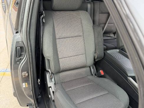 Used 2014 Nissan Titan SV image 25