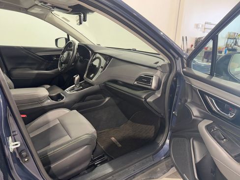 Used 2025 Subaru Outback Onyx Edition AWD/4WD image 23