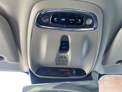 Used 2022 Volvo S60 B5 Momentum w/ Premium Package image 43