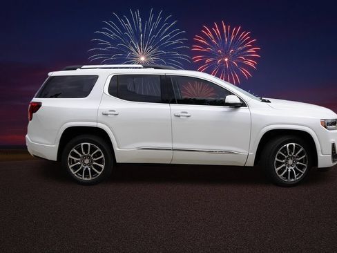 Certified 2022 GMC Acadia Denali w/ Trailering Package AWD/4WD image 3
