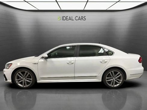 Used 2017 Volkswagen Passat 1.8T R-Line FWD image 8