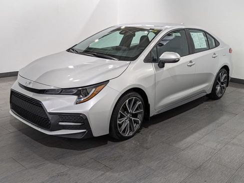 Used 2022 Toyota Corolla SE FWD image 2