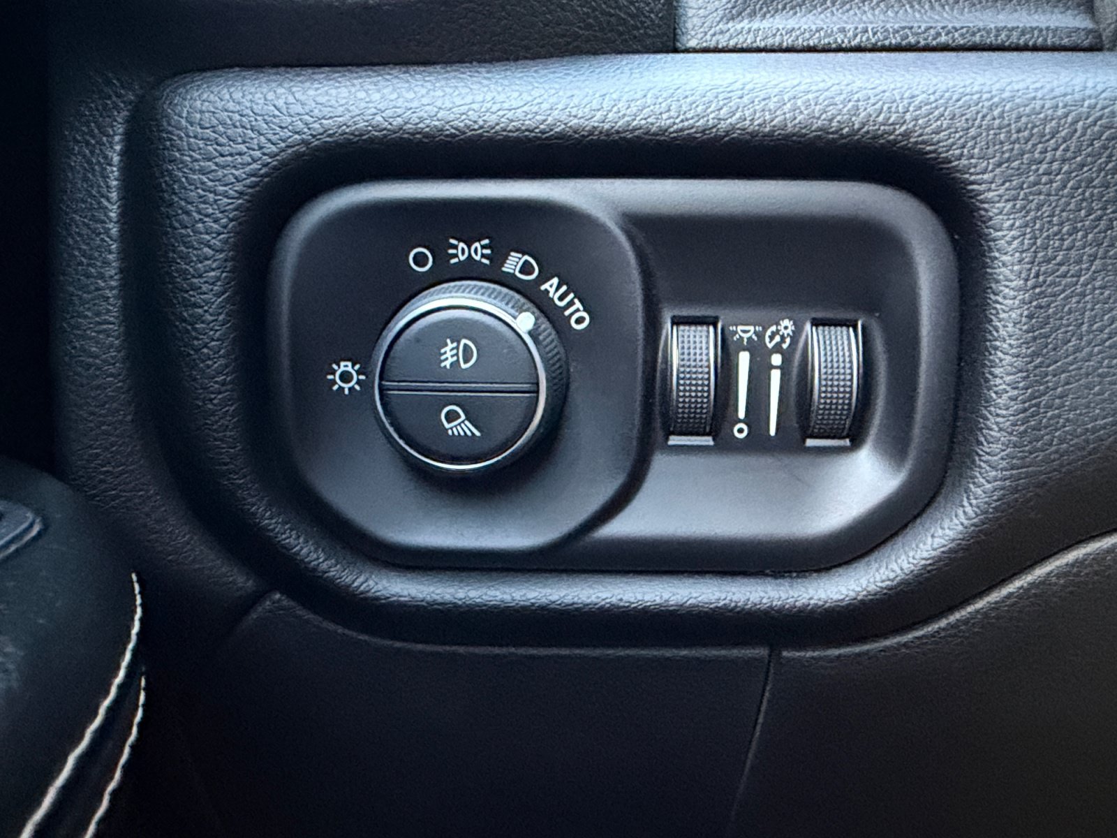 Used 2024 RAM 2500 Laramie w/ Night Edition AWD/4WD image 28