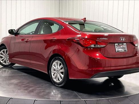 Used 2014 Hyundai Elantra SE w/ Option Group 02 FWD image 12