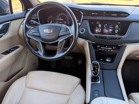 Used 2019 Cadillac XT5 FWD image 31