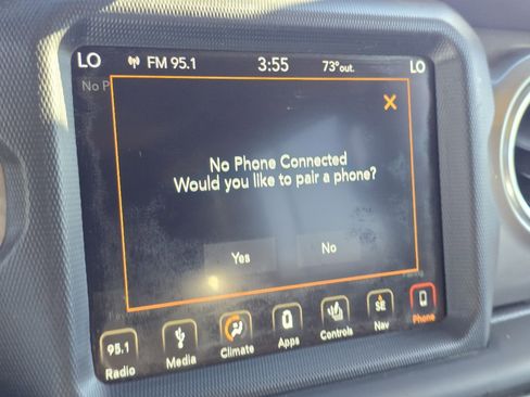 Used 2018 Jeep Wrangler Unlimited Sahara image 24