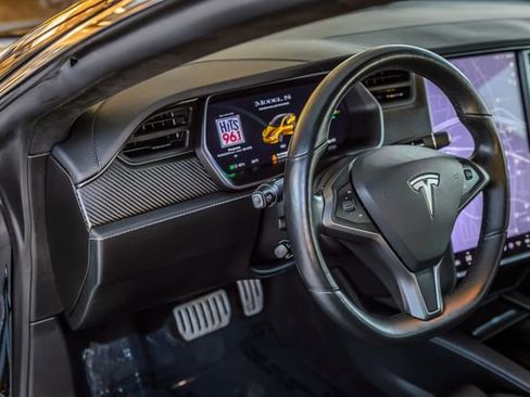 Used 2021 Tesla Model S Performance image 32