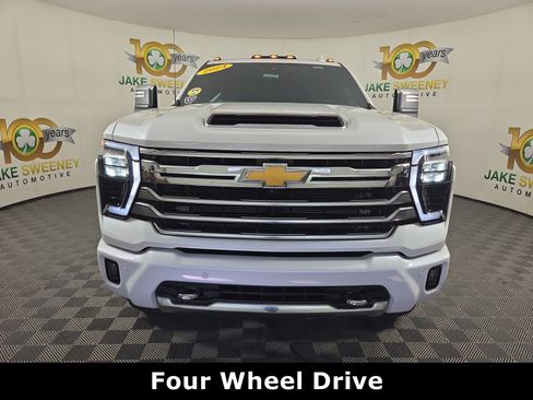 Certified 2024 Chevrolet Silverado 2500 High Country w/ High Country Premium Package AWD/4WD image 2