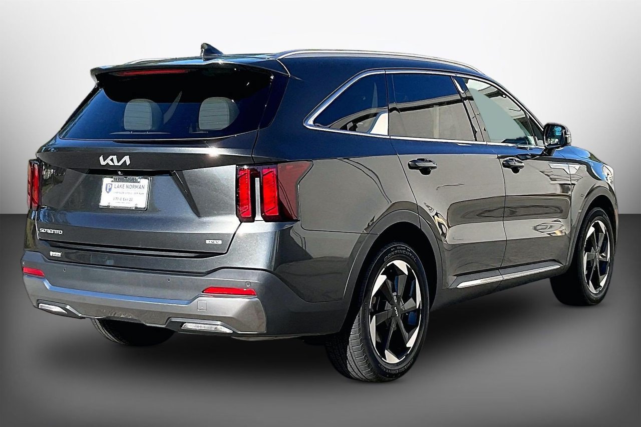 Used 2025 Kia Sorento EX AWD/4WD image 8