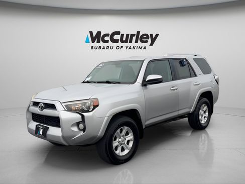 Used 2016 Toyota 4Runner SR5 image 2