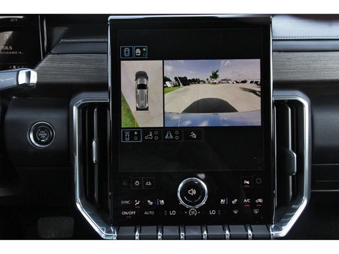 Used 2025 GMC Acadia Denali FWD image 29