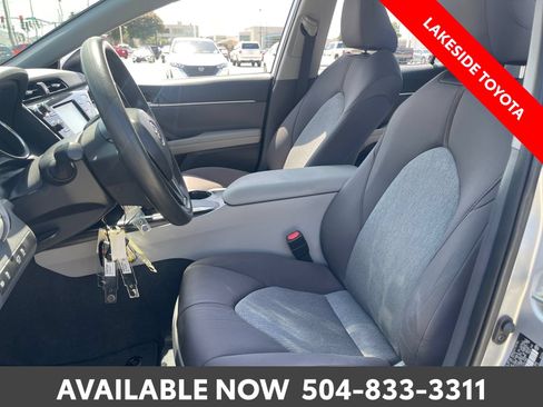Used 2019 Toyota Camry LE FWD image 27