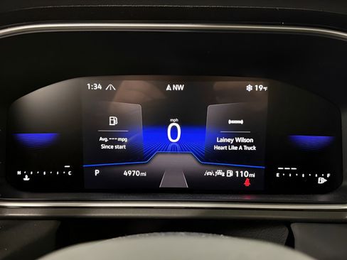 Certified 2025 Volkswagen Taos SE image 14