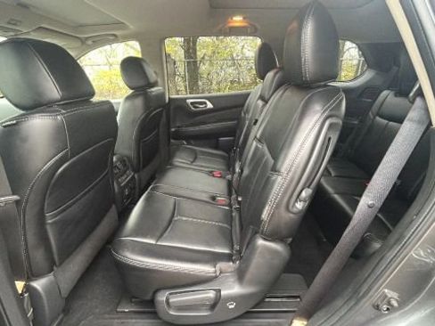 Used 2018 Nissan Pathfinder SL w/ SL Premium Package image 12