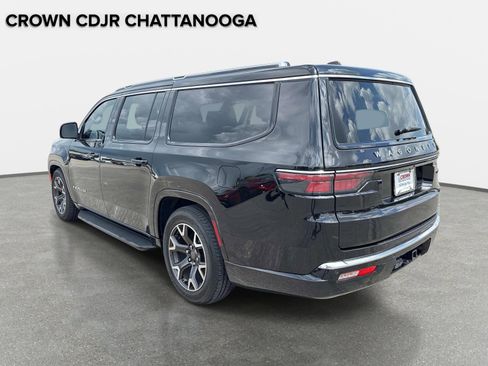Used 2024 Jeep Wagoneer L Series III w/ Flexible Seating Group AWD/4WD image 6