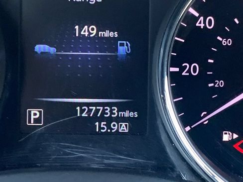 Used 2016 Nissan Rogue SL w/ SL Premium Package FWD image 11