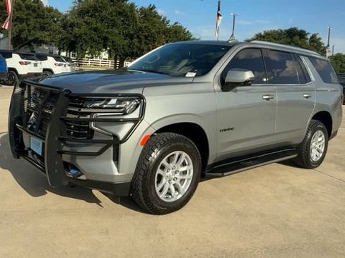 Certified 2024 Chevrolet Tahoe LT w/ Luxury Package AWD/4WD image 4