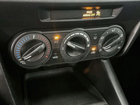 Used 2014 MAZDA MAZDA3 i SV FWD image 22