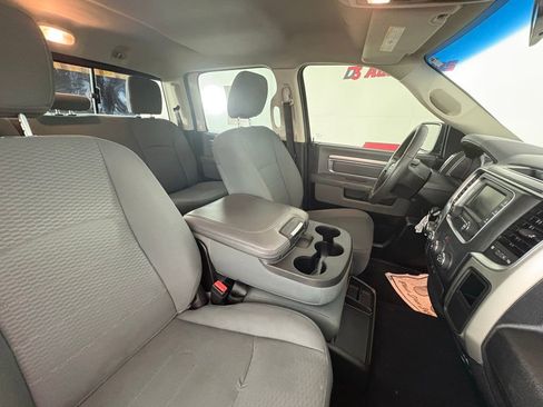 Used 2019 RAM 1500 Classic SLT RWD image 32
