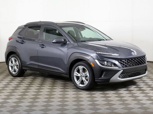 Used 2022 Hyundai Kona SEL w/ Convenience Package AWD/4WD image 2