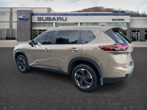Used 2024 Nissan Rogue SV w/ SV Premium Package AWD/4WD image 6