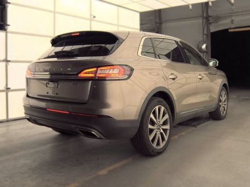 Used 2019 Lincoln Nautilus Select FWD image 2