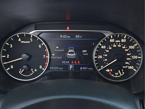 Used 2024 Nissan Altima 2.5 SV FWD image 18