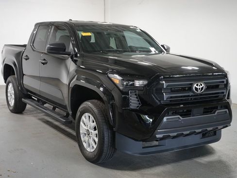 Certified 2025 Toyota Tacoma SR w/ SR Upgrade Package RWD image 3