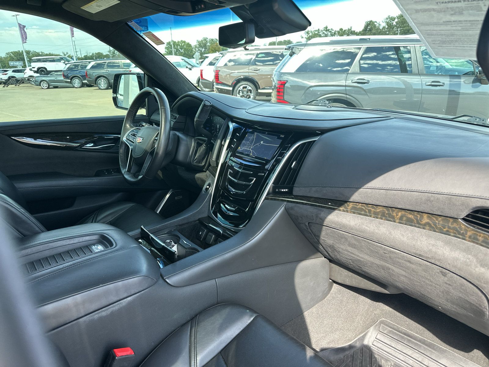 Used 2019 Cadillac Escalade ESV Platinum AWD/4WD image 6