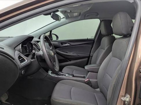 Used 2019 Chevrolet Cruze LS w/ LS Convenience Package FWD image 14
