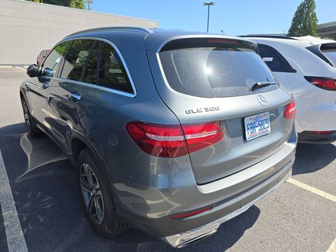 Used 2017 Mercedes-Benz GLC 300 4MATIC image 3