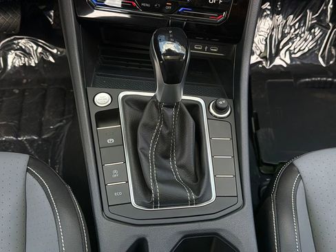 New 2026 Volkswagen Jetta SE FWD image 18