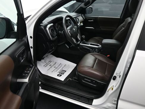 Used 2023 Toyota Tacoma Limited image 15