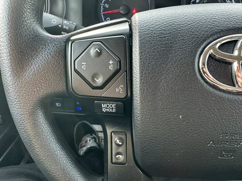 Used 2022 Toyota Tacoma SR AWD/4WD image 13