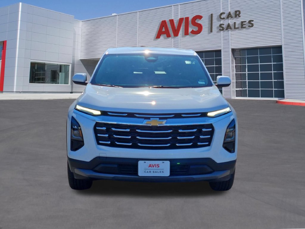 Used 2026 Chevrolet Equinox LT FWD image 2