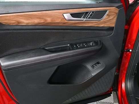 Certified 2024 Volkswagen Atlas SE w/ Panoramic Sunroof Package image 6