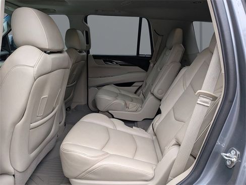 Used 2018 Cadillac Escalade Luxury image 15