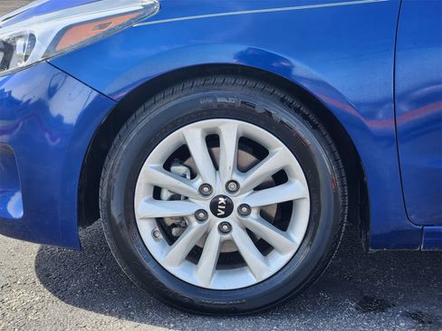 Used 2017 Kia Forte S w/ S Technology Package image 9