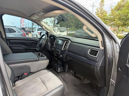 Used 2017 Nissan Titan S RWD image 8