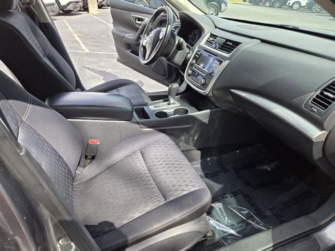 Used 2017 Nissan Altima 2.5 SV image 21