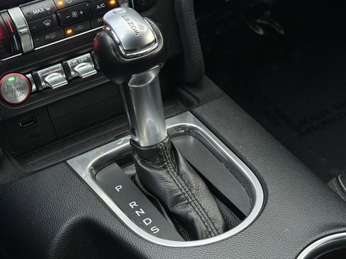 Used 2019 Ford Mustang Premium image 31