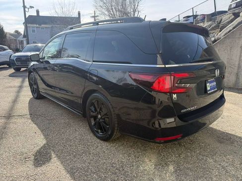 Used 2024 Honda Odyssey Sport image 4